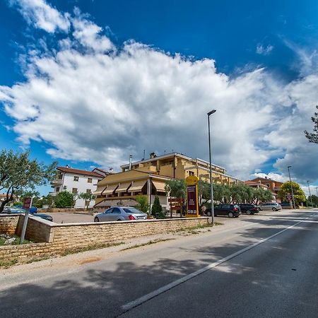 Vilola Bed & Breakfast Zambratija  Exterior photo