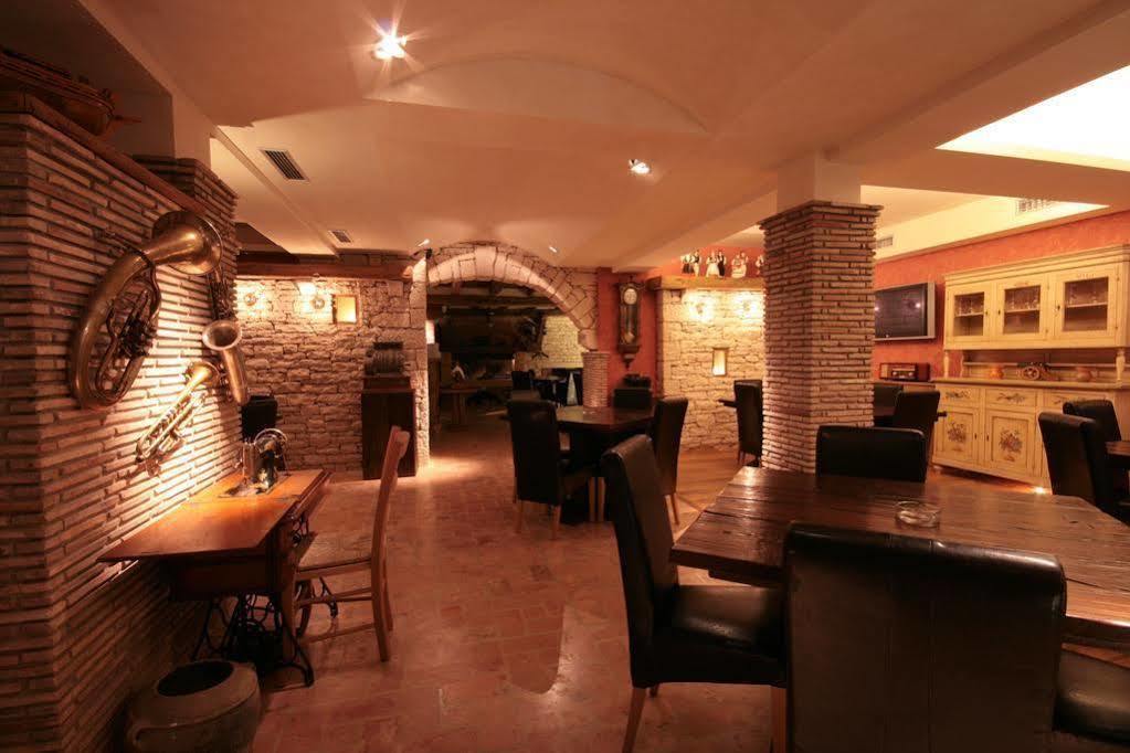 Vilola Bed & Breakfast Zambratija  Exterior photo